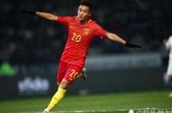 九游体育在线登录-包含足球风云再起，国内球员奋力拼搏争胜的词条