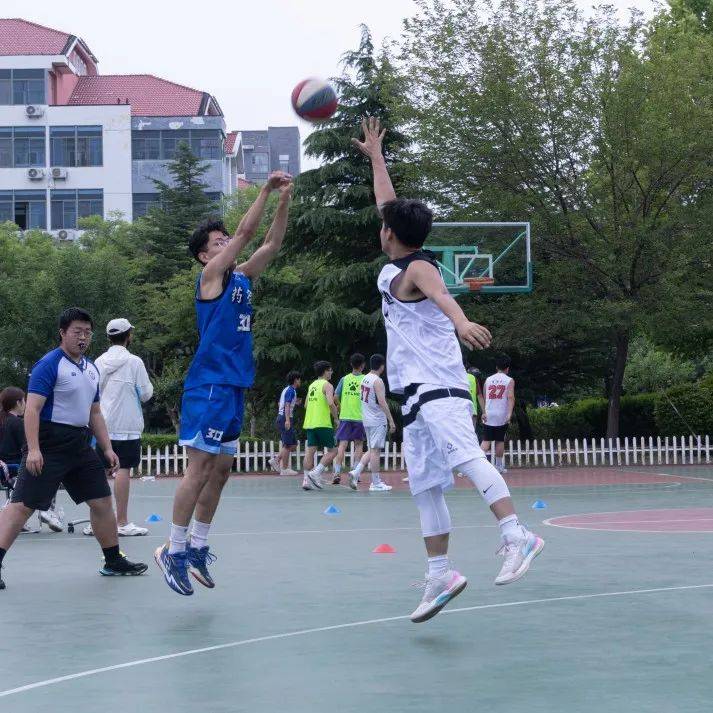 九游体育在线-精彩瞬间！篮球赛场比赛大点评的简单介绍