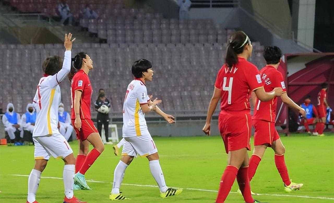 九游体育入口-阵容强大的女子足球队伍，备战大赛