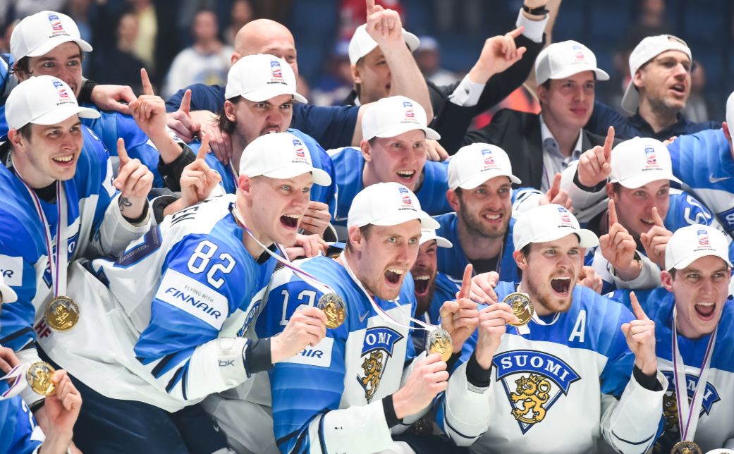 关于俄罗斯摔跤运动员刷新记录为国加冕的信息 关于俄罗斯摔跤运动员刷新记录为国加冕的信息