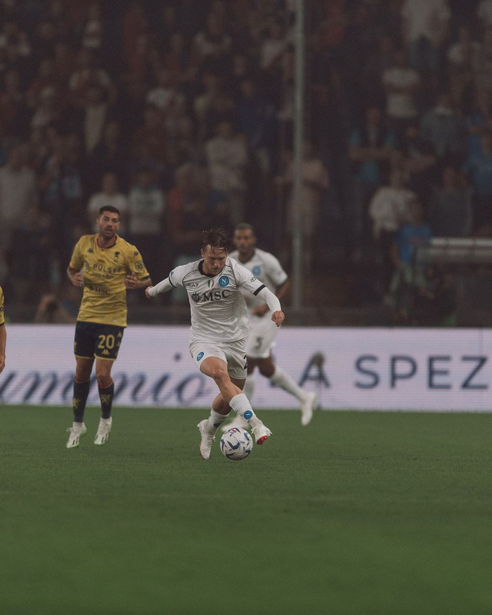 那不勒斯主场大胜热那亚，跻身前四的简单介绍